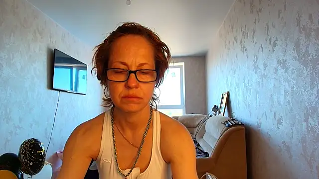 Snapshot of LioraWeiss chatting on May 2026 07:35:02 AM LioraWeiss online show from May 2026 07:35:02 AM