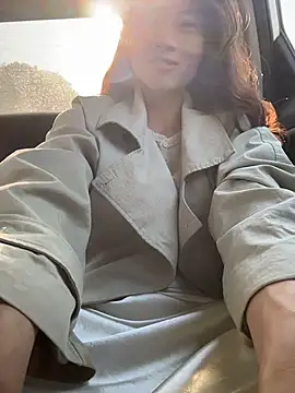 Mia-lp online show from April 2026 01:40:01 AM