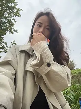 Mia-lp online show from April 2026 01:29:01 AM