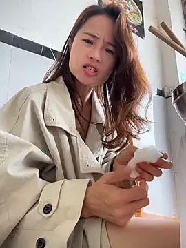 Mia-lp online show from April 2026 03:34:02 AM