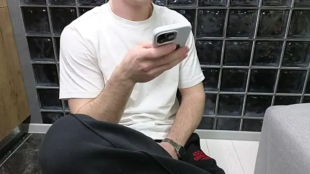 chantatummm online show from April 2026 06:11:02 PM