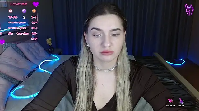 Smi1eF1ower online show from March 2026 11:00:02 PM