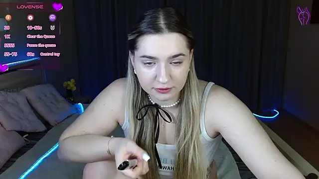 Smi1eF1ower online show from February 2026 10:31:02 PM