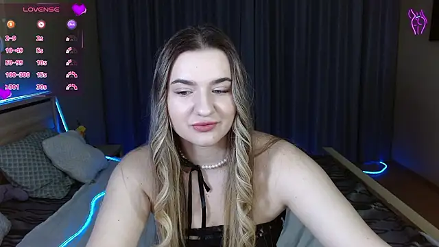 Smi1eF1ower online show from February 2026 06:08:02 PM