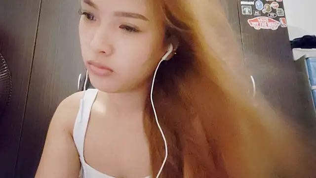 EllieCoconut001 online show from June 2026 10:37:02 AM