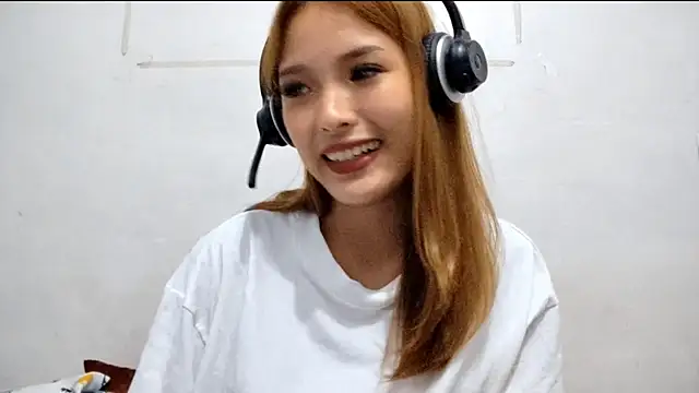 EllieCoconut001 online show from April 2026 11:33:01 AM