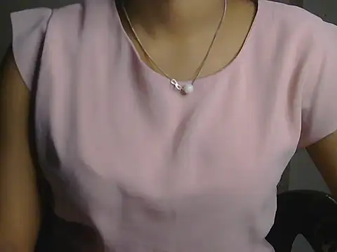 cute yashi online show from April 2026 04:52:02 PM