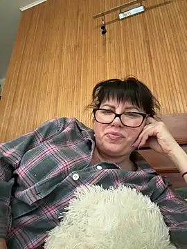 expensive lady online show from April 2026 02:51:02 PM