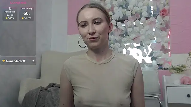 Snapshot of EmberLuna_ chatting on June 2026 06:18:02 AM EmberLuna online show from June 2026 06:18:02 AM