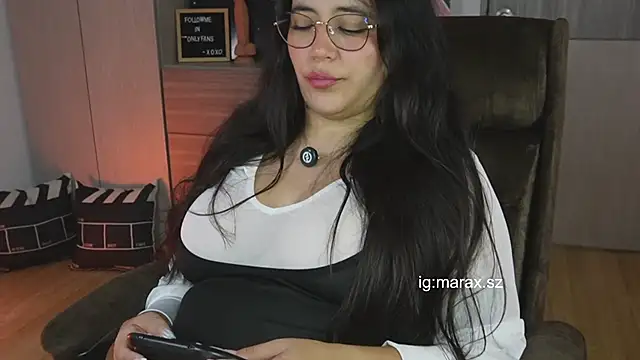 Mara HugeAss online show from April 2026 02:12:01 PM