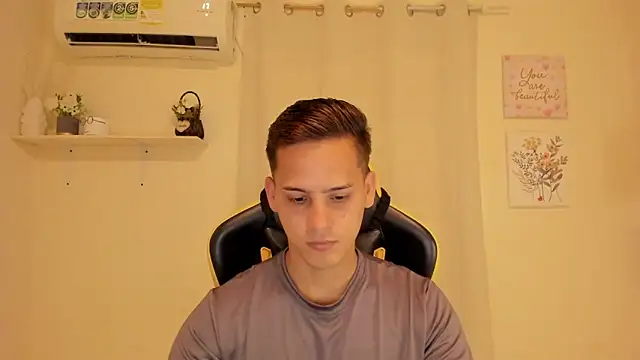 sexy andres01 online show from June 2026 04:56:02 PM