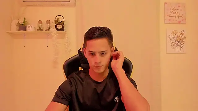 sexy andres01 online show from March 2026 12:17:02 AM