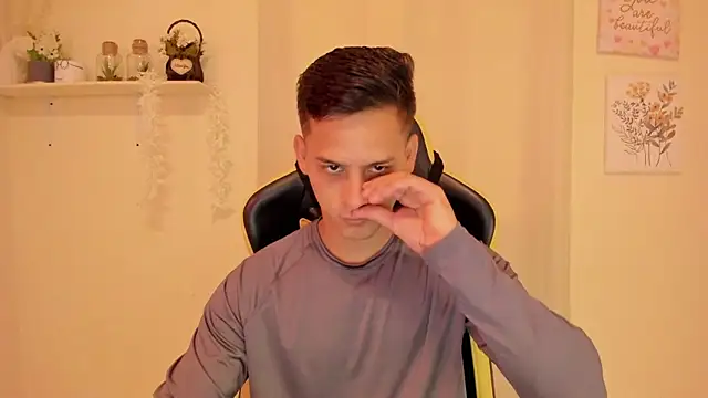 sexy andres01 online show from April 2026 01:13:02 PM