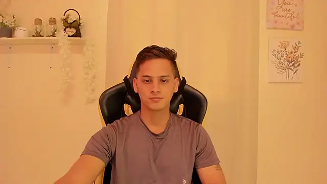 sexy andres01 online show from April 2026 03:19:02 PM