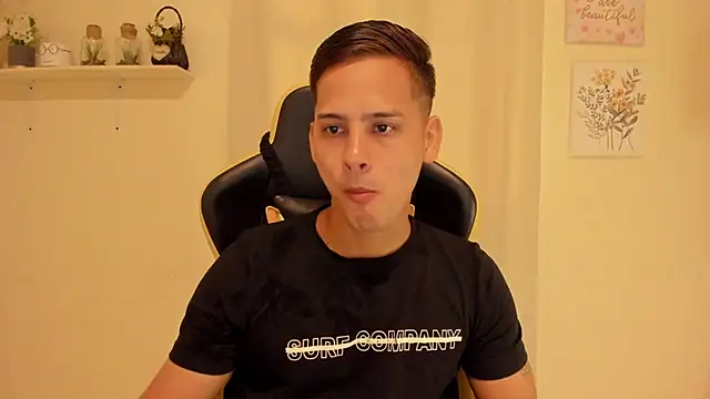 sexy andres01 online show from May 2026 01:41:01 PM