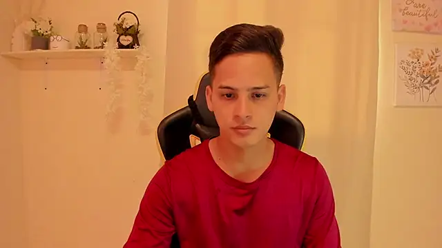 sexy andres01 online show from April 2026 02:57:02 PM