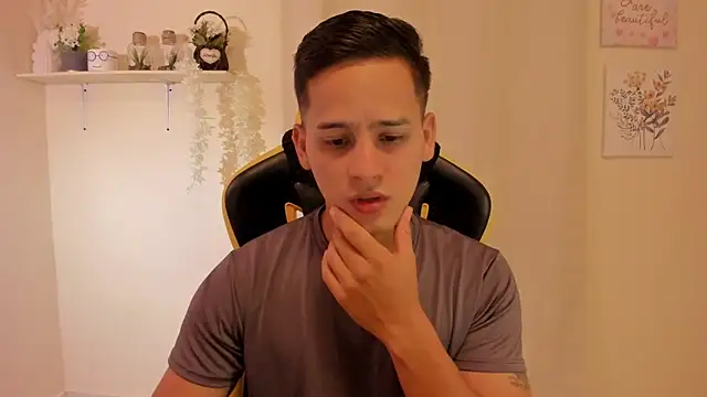 sexy andres01 online show from March 2026 11:32:01 PM