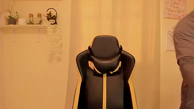 sexy andres01 online show from April 2026 02:53:01 PM