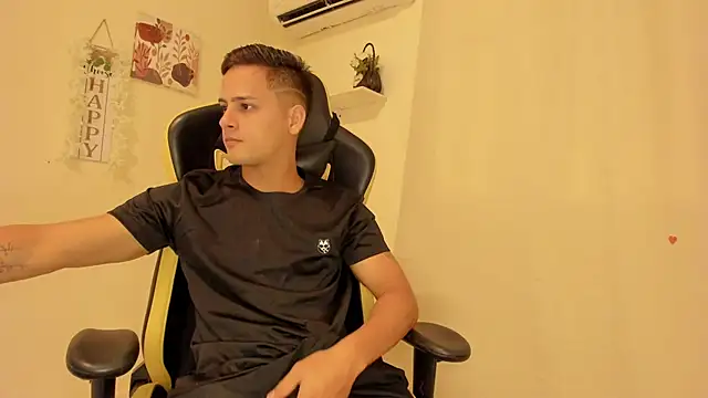 sexy andres01 online show from June 2026 02:33:01 PM