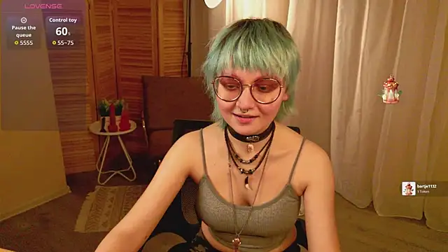 Snapshot of powderofgun chatting on May 2026 08:11:02 PM powderofgun online show from May 2026 08:11:02 PM