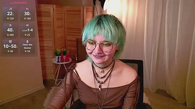 Snapshot of powderofgun chatting on April 2026 08:35:01 PM powderofgun online show from April 2026 08:35:01 PM
