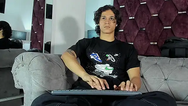 TonyBenedetti online show from April 2026 09:39:33 PM