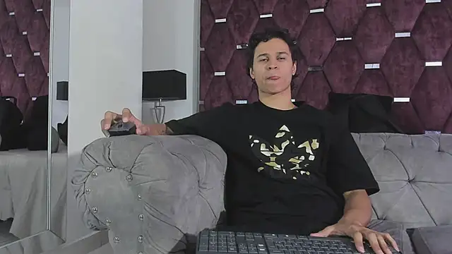 TonyBenedetti online show from July 2026 08:32:01 PM