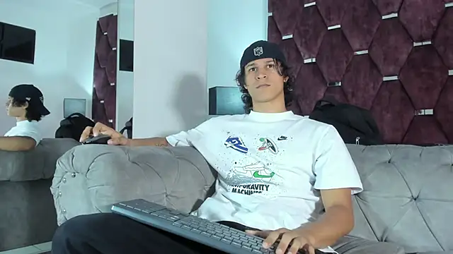 TonyBenedetti online show from April 2026 10:06:02 PM