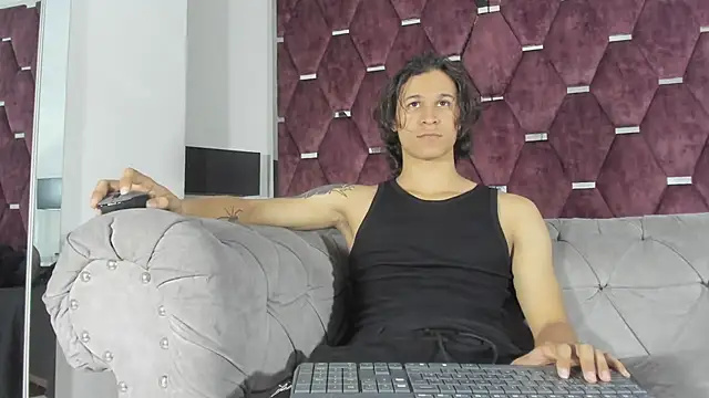 TonyBenedetti online show from May 2026 09:33:02 PM