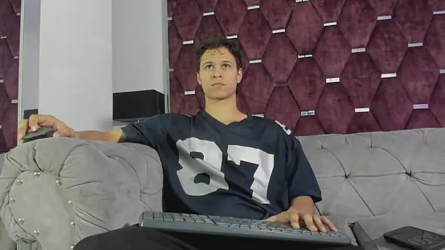 TonyBenedetti online show from July 2026 08:53:01 PM