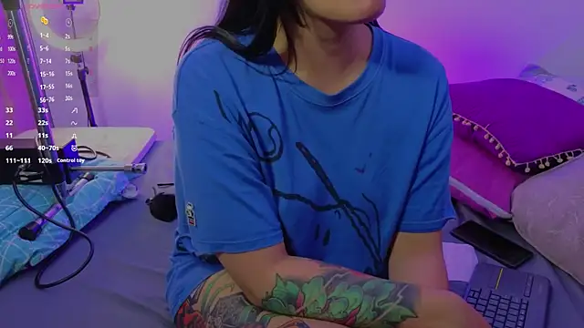 Emma-morelli online show from March 2026 03:32:01 AM