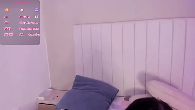 sophia walkett  online show from April 2026 02:19:01 PM