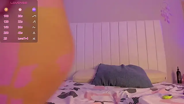 sophia walkett  online show from April 2026 02:23:01 PM