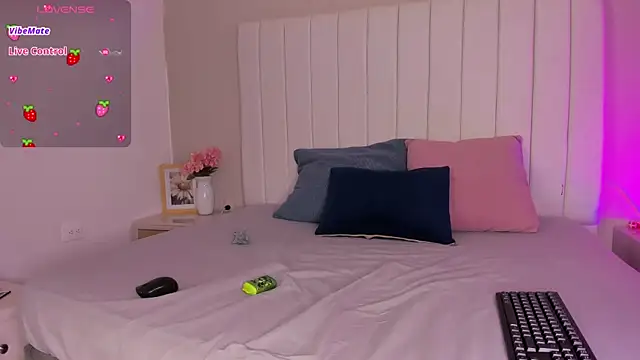sophia walkett  online show from June 2026 02:48:01 PM