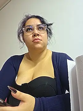 lilith velvet  online show from May 2026 02:23:01 PM