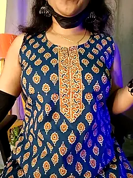 Snapshot of Kritika05 chatting on June 2026 07:04:01 PM Kritika05 online show from June 2026 07:04:01 PM