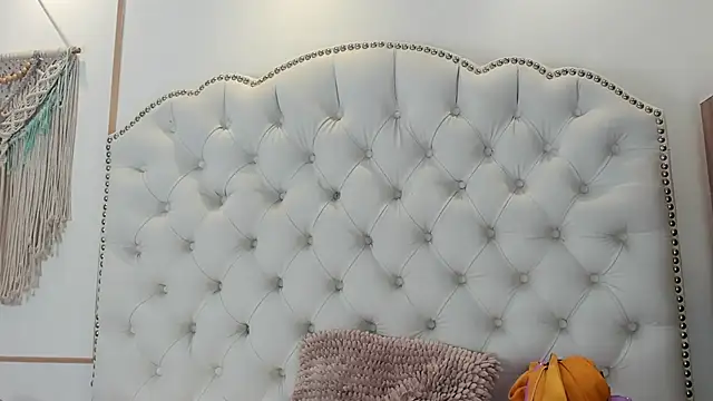 Sara funy online show from April 2026 11:17:01 AM