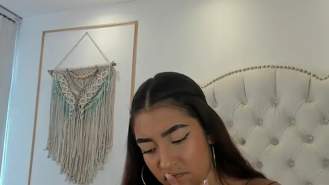 Sara funy online show from March 2026 12:43:01 PM
