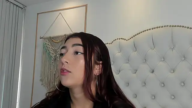 Sara funy online show from May 2026 11:27:01 AM