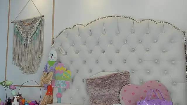 Sara funy online show from April 2026 11:28:02 AM