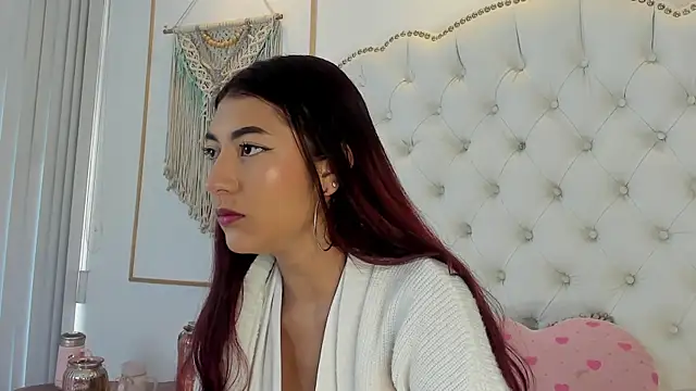 Sara funy online show from May 2026 11:27:01 AM
