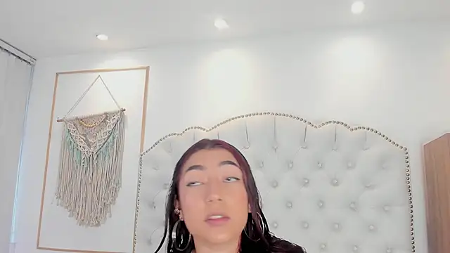Sara funy online show from April 2026 11:16:02 AM