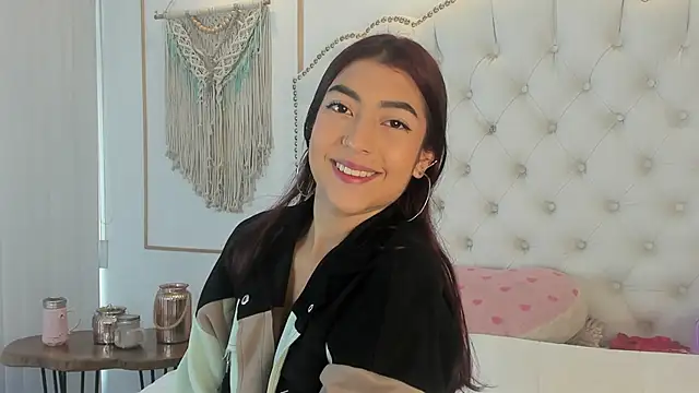 Sara funy online show from May 2026 11:39:01 AM