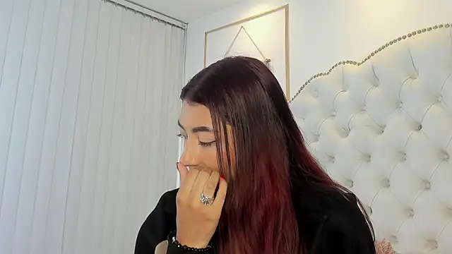 Sara funy online show from May 2026 11:25:02 AM