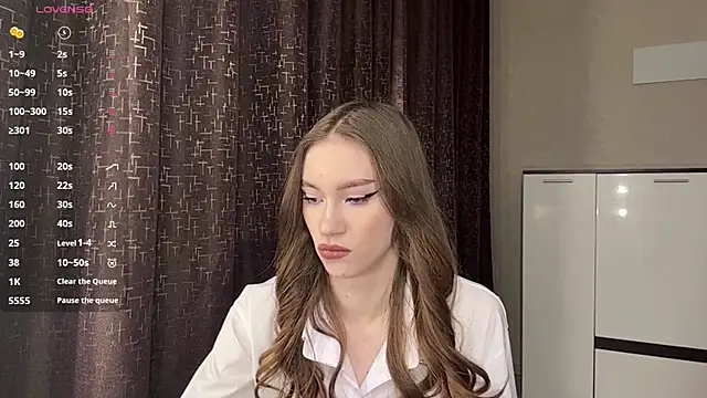 NuDonzze online show from April 2026 04:11:02 PM