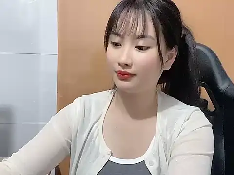 Sunny2868 online show from March 2026 02:25:01 PM