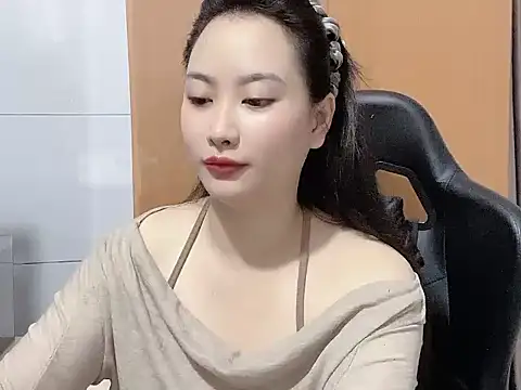 Sunny2868 online show from April 2026 02:18:01 AM