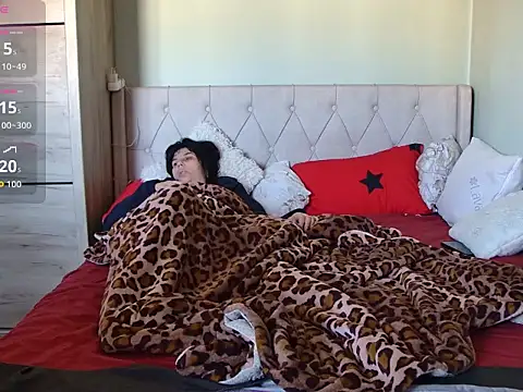 tess1980 online show from February 2026 07:19:01 AM