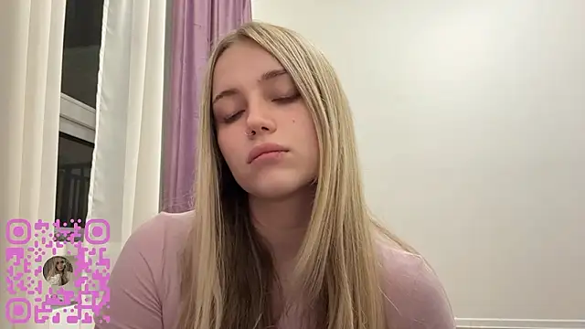 Snapshot of DebiCoppolino chatting on February 2026 07:37:01 PM DebiCoppolino online show from February 2026 07:37:01 PM