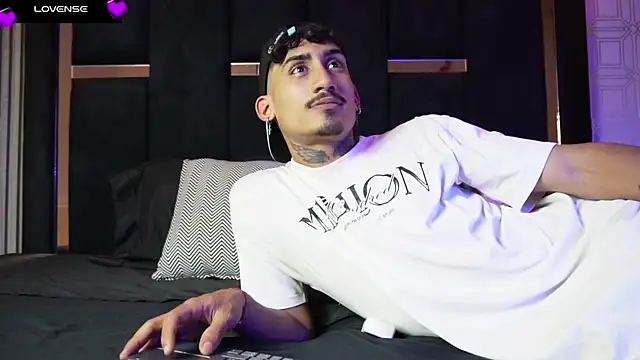 Dark Eros  online show from April 2026 03:52:02 AM